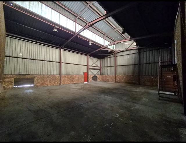 300M² WAREHOUSE TO LET IN WADEVILLE